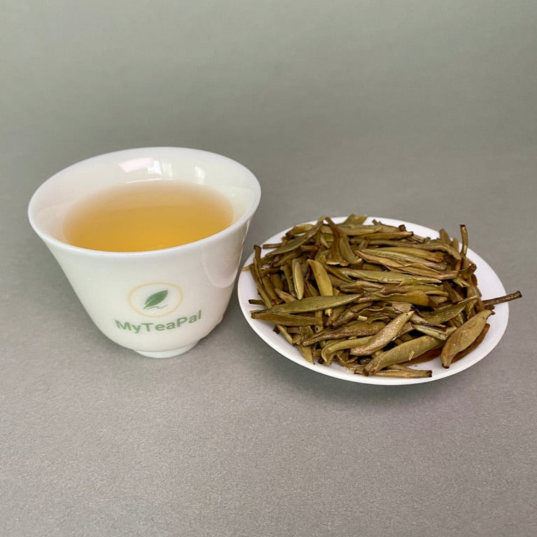 2019 Bai Hao Yin Zhen “Silver Needle” White Tea Cake