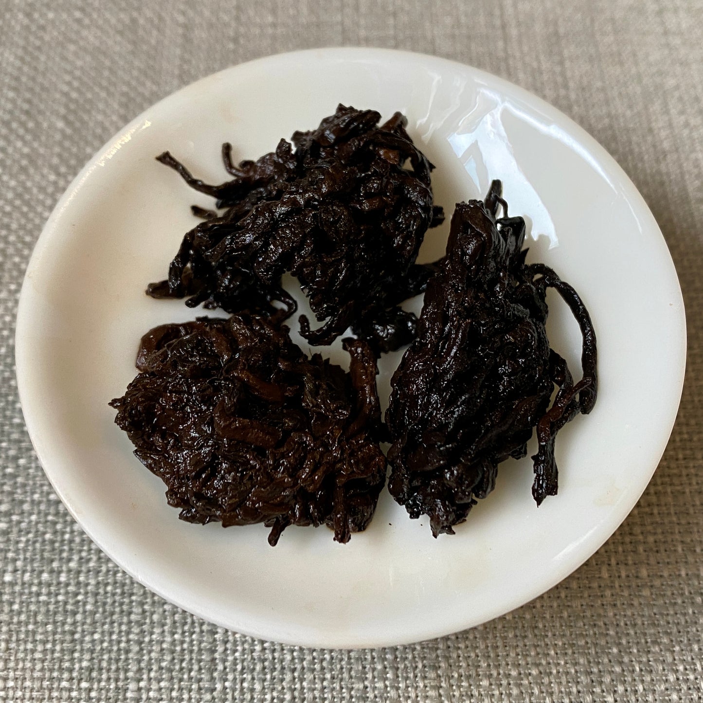 2016 Jingmai Mountain Gu Shu Lao Cha Tou Shou Pu'er