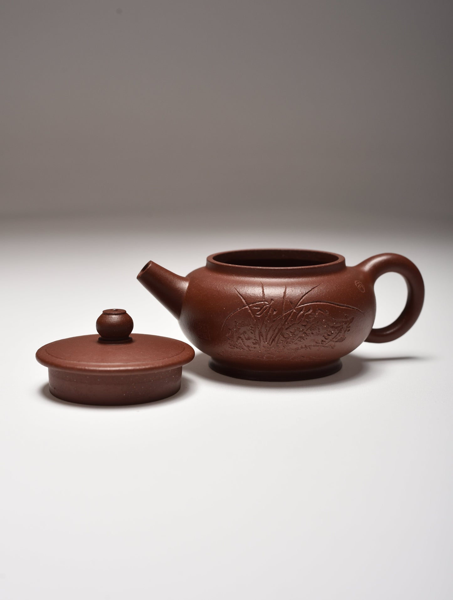 Bian Fu (120ml) Dicaoqing Clay Yixing Teapot