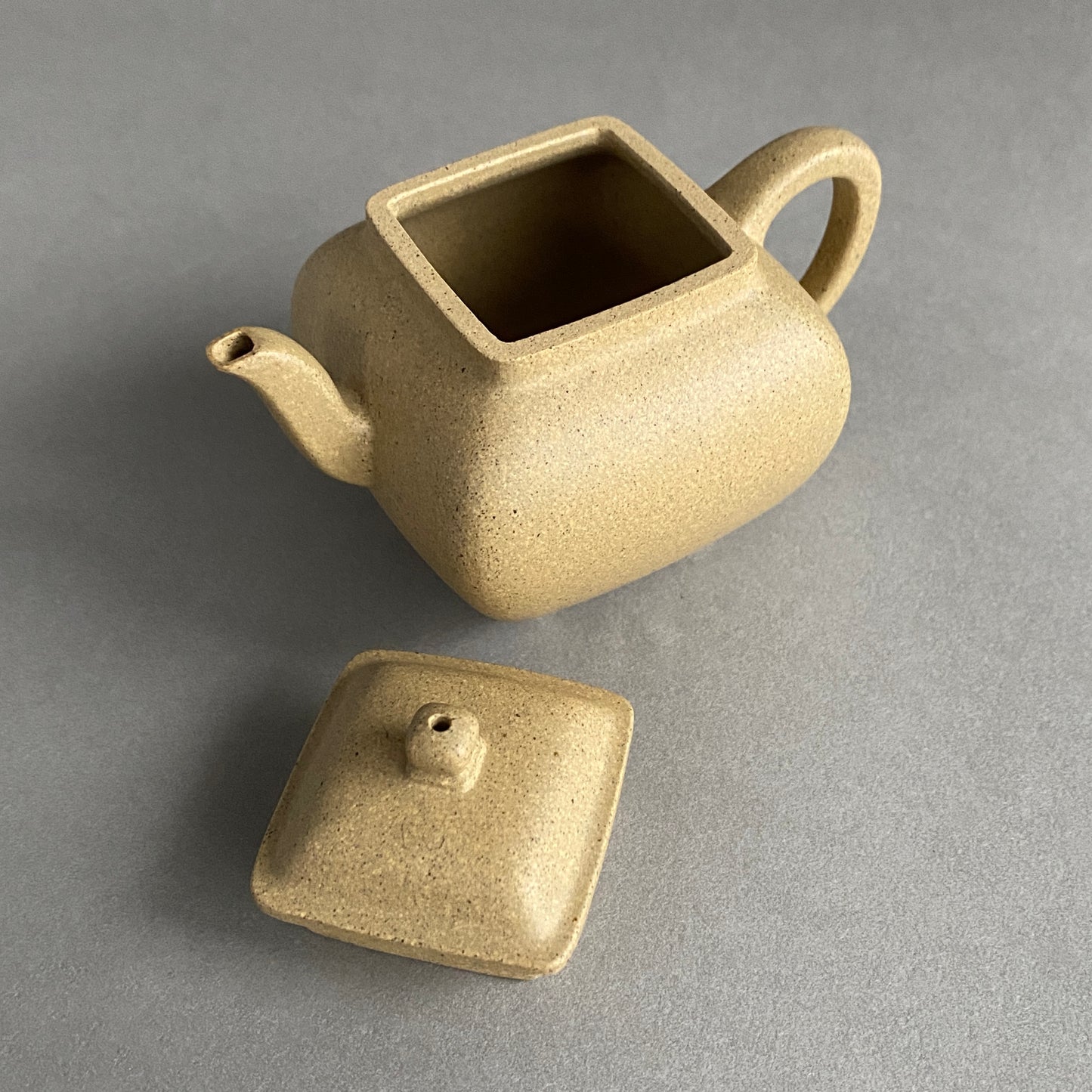 Chuan Lu (110 ml) Shui Tan Lv Ni Yixing Teapot