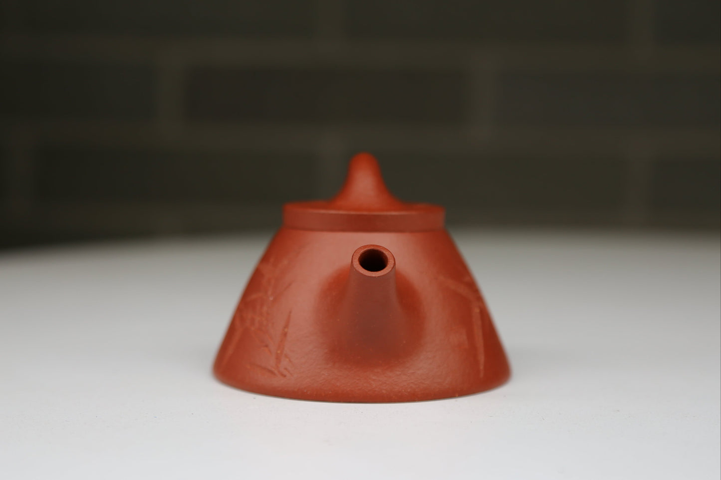 Bawang Shi Piao (120ml) Zhu Ni Clay Yixing Teapot with Carving