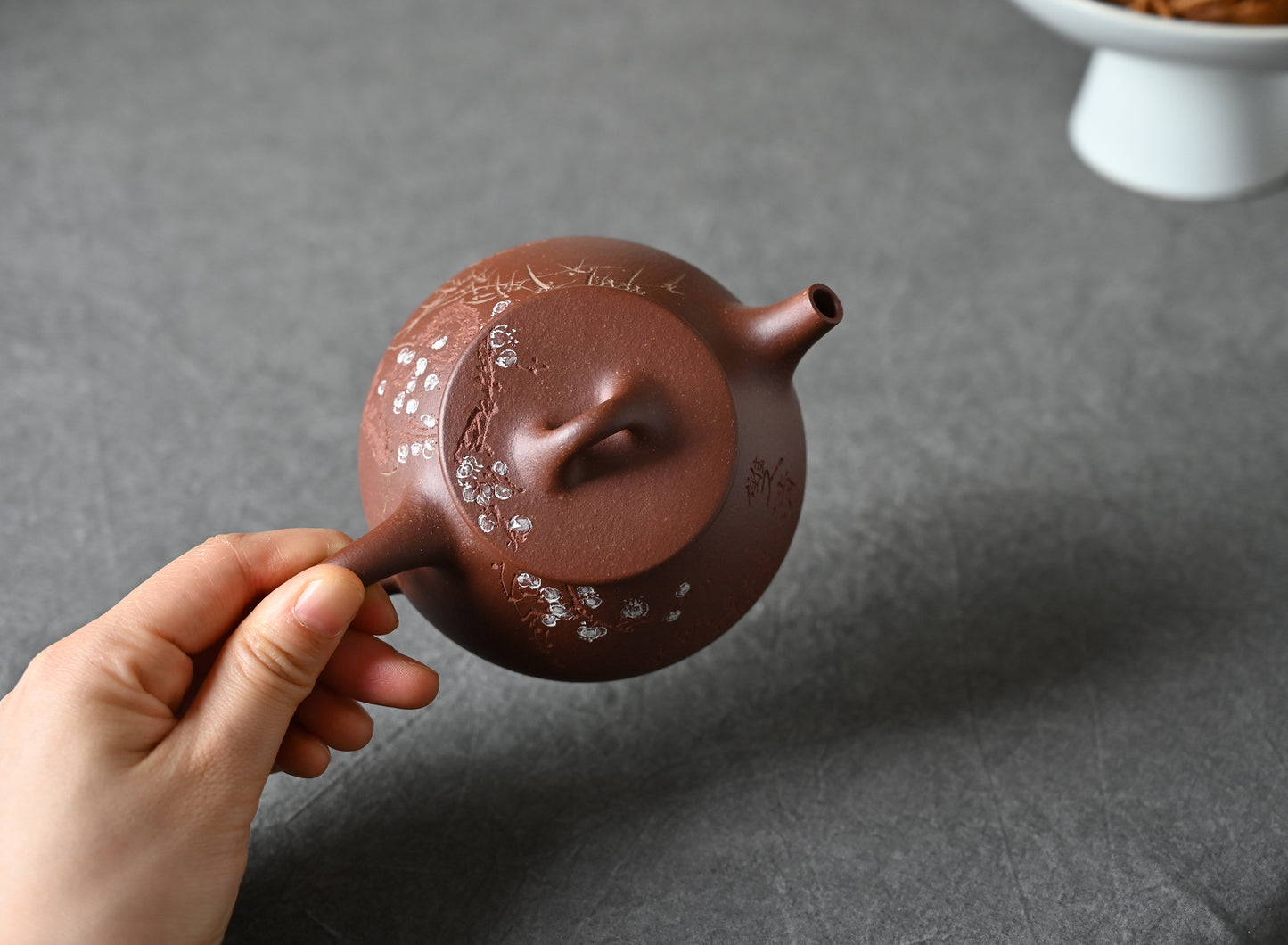 Ping Gai Shi Piao (150 ml) Zhongcaoqing Yixing Teapot with Plum and Bamboo Engraving