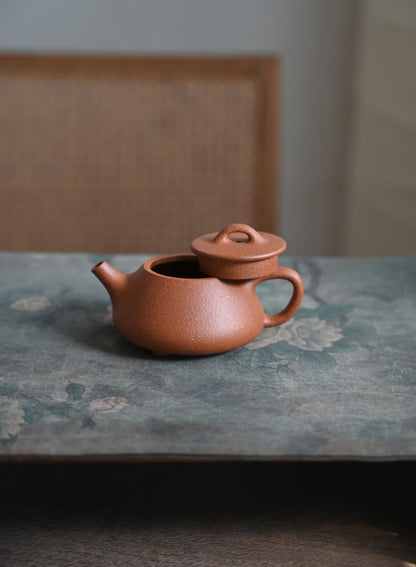 Flat Lid Shi Piao(150 ml) Red Jiang Po Ni Clay Yixing Teapot