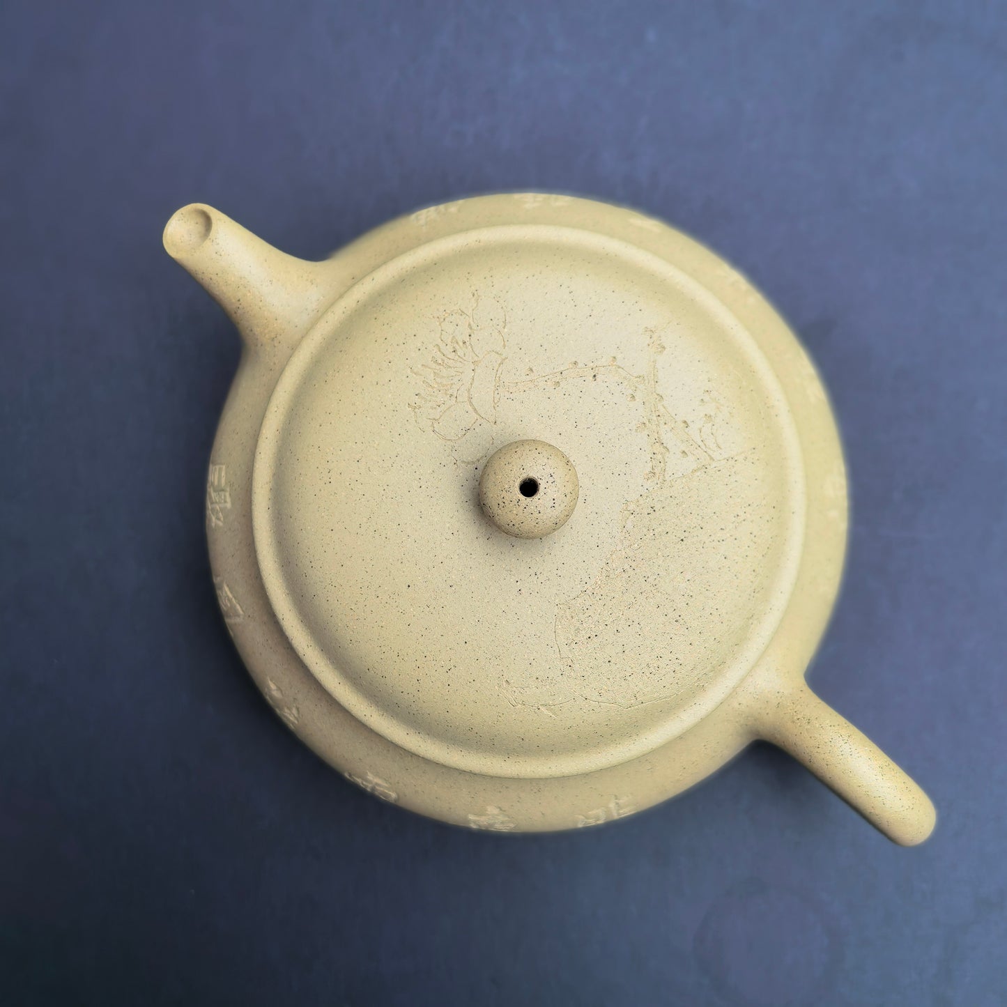 Ming Lu (188 ml) Ben Shan Lv Ni Yixing Teapot with Carving