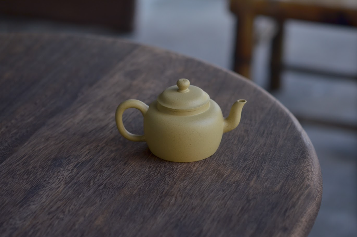 Gong Deng (150ml) Ben Shan Lv Ni Yixing Teapot
